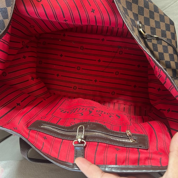 Louis Vuitton Purse with Wristlet❤️🔥 - Picture 4 of 8